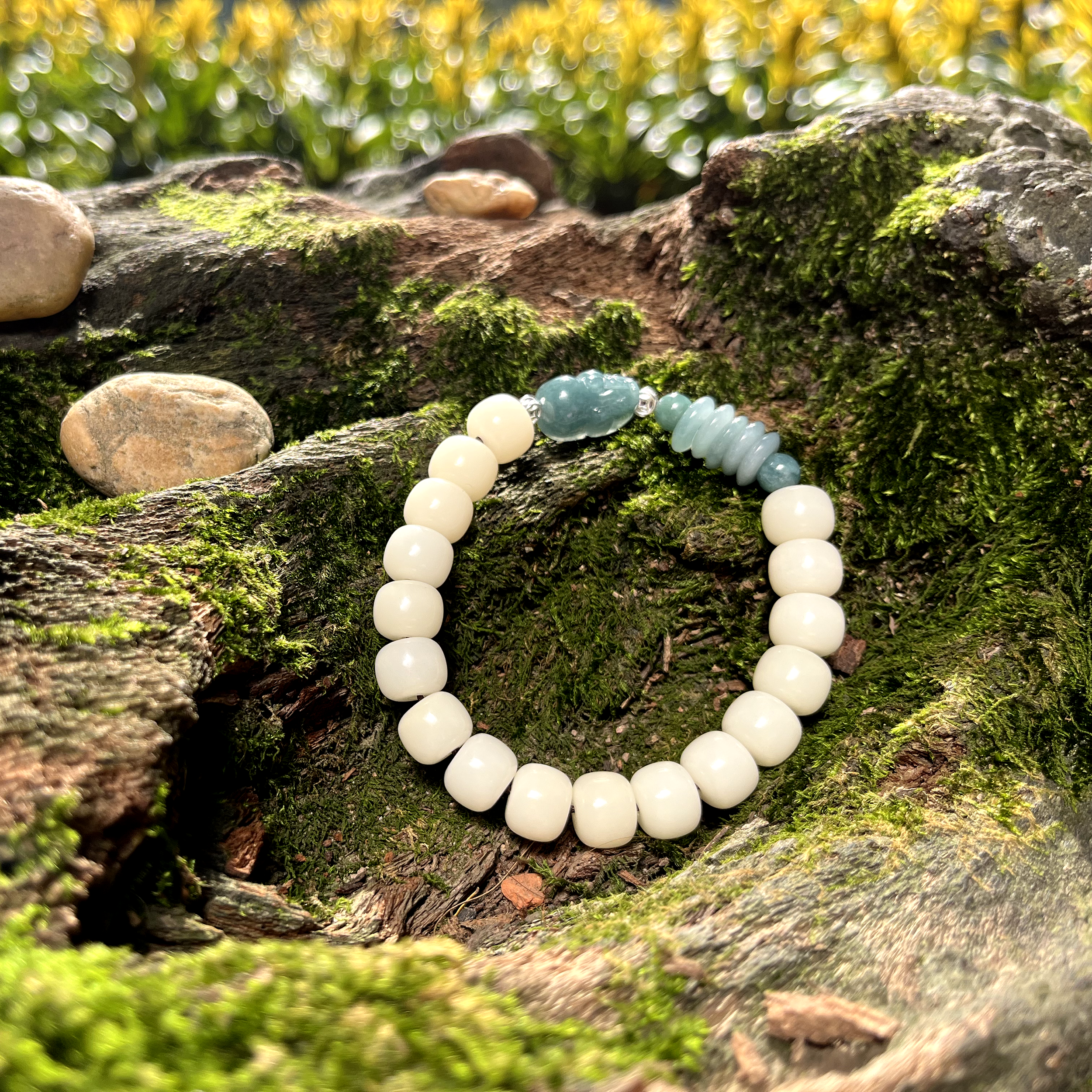 Vòng tay bạch ngọc bồ đề charm tỳ hưu lam ngọc