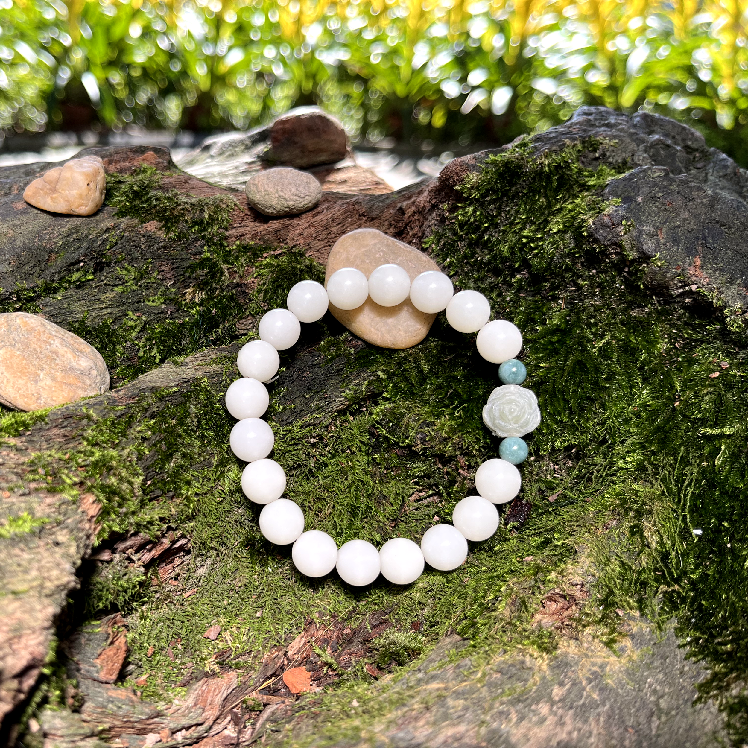 Vòng tay bạch ngọc bồ đề hạt tròn charm hoa trà