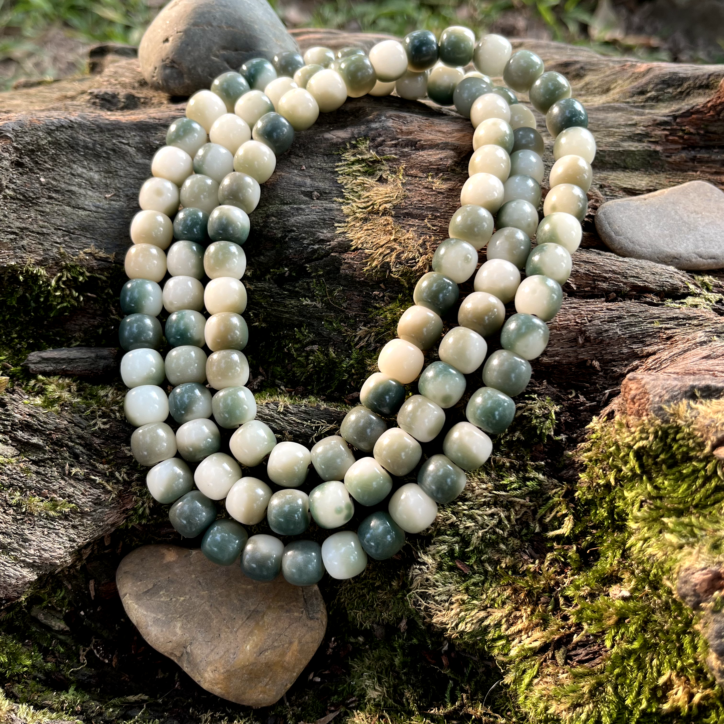 Chuỗi bồ đề 108 hạt màu xanh lục lẫn kem